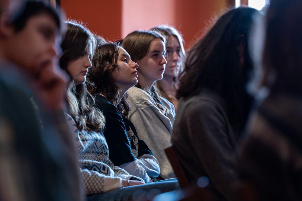 Wykład dla młodzieży: "...ofiary były całkowicie zaskoczone śmiercią". Modus operandi zbrodni katyńskiej a pamięć zbiorowa Polaków. – Tarnowskie Góry, 8 kwietnia 2025. Fot.: IPN Krzysztof Łojko