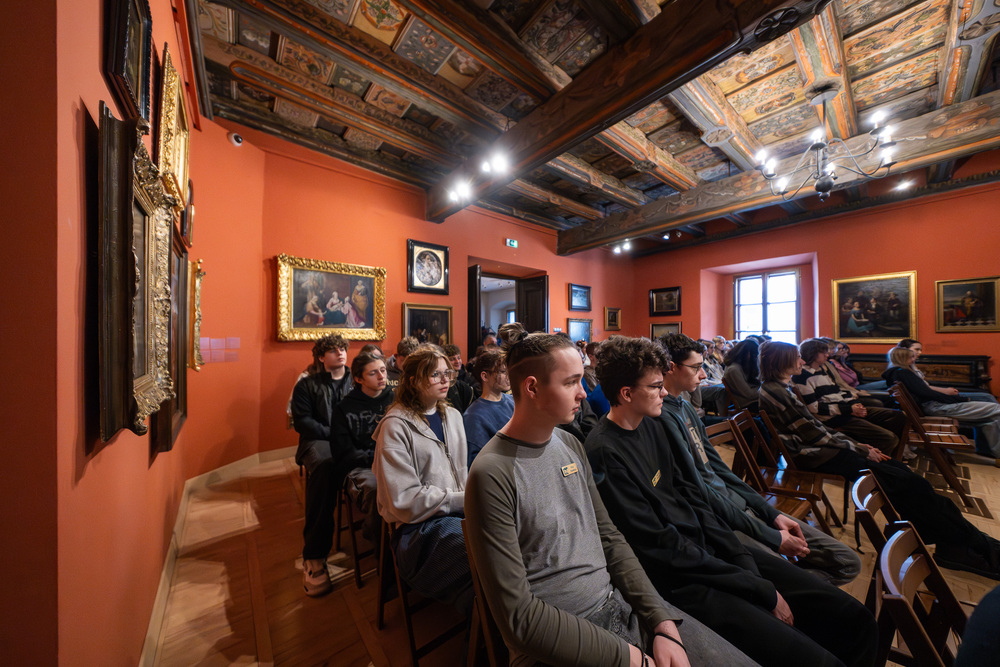 Wykład dla młodzieży: "...ofiary były całkowicie zaskoczone śmiercią". Modus operandi zbrodni katyńskiej a pamięć zbiorowa Polaków. – Tarnowskie Góry, 8 kwietnia 2025. Fot.: IPN Krzysztof Łojko