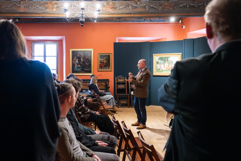Wykład dla młodzieży: "...ofiary były całkowicie zaskoczone śmiercią". Modus operandi zbrodni katyńskiej a pamięć zbiorowa Polaków. – Tarnowskie Góry, 8 kwietnia 2025. Fot.: IPN Krzysztof Łojko
