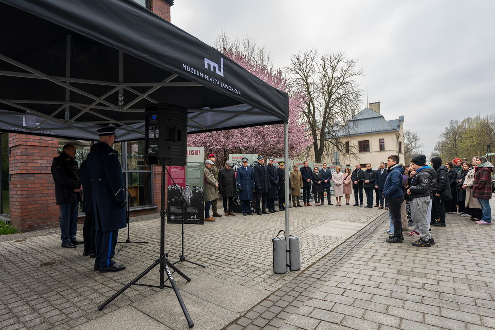 Otwarcie wystawy „Walczyć, ale czym? Jak Polacy uzbroili swoją milionową armię do wojny w sowiecką Rosją? Polska Wojskowa Misja Zakupów w Paryżu w latach 1919-1921” w Jaworznie, 11 kwietnia 2025. Fot.: IPN Krzysztof Łojko