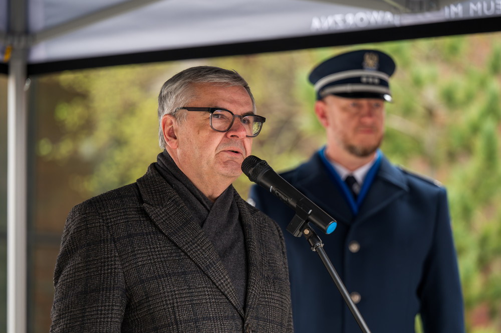 Otwarcie wystawy „Walczyć, ale czym? Jak Polacy uzbroili swoją milionową armię do wojny w sowiecką Rosją? Polska Wojskowa Misja Zakupów w Paryżu w latach 1919-1921” w Jaworznie, 11 kwietnia 2025. Fot.: IPN Krzysztof Łojko