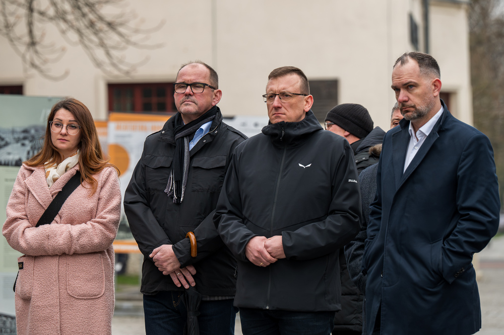 Otwarcie wystawy „Walczyć, ale czym? Jak Polacy uzbroili swoją milionową armię do wojny w sowiecką Rosją? Polska Wojskowa Misja Zakupów w Paryżu w latach 1919-1921” w Jaworznie, 11 kwietnia 2025. Fot.: IPN Krzysztof Łojko