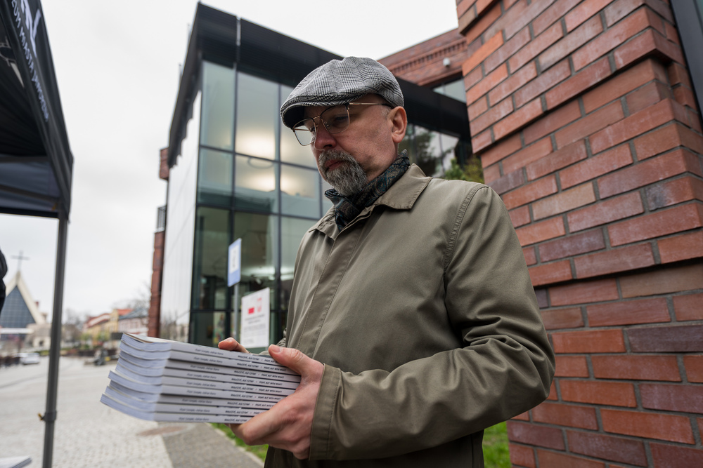 Otwarcie wystawy „Walczyć, ale czym? Jak Polacy uzbroili swoją milionową armię do wojny w sowiecką Rosją? Polska Wojskowa Misja Zakupów w Paryżu w latach 1919-1921” w Jaworznie, 11 kwietnia 2025. Fot.: IPN Krzysztof Łojko