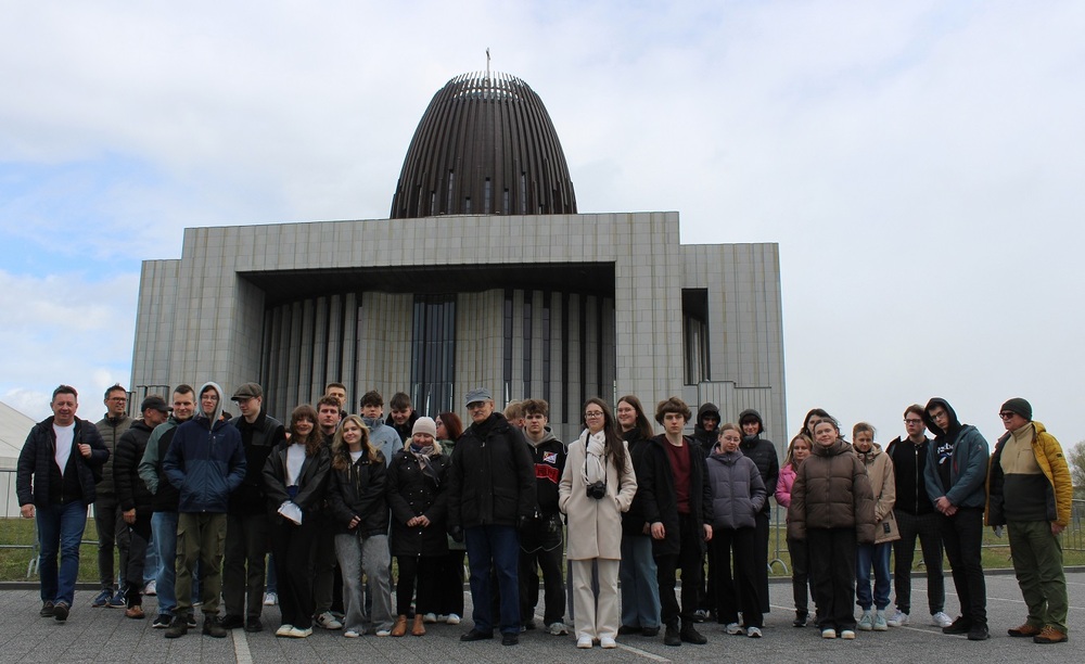 Wycieczka nagrodą za wiedzę o „Solidarności”. Fot. Artur Kasprzykowski/IPN