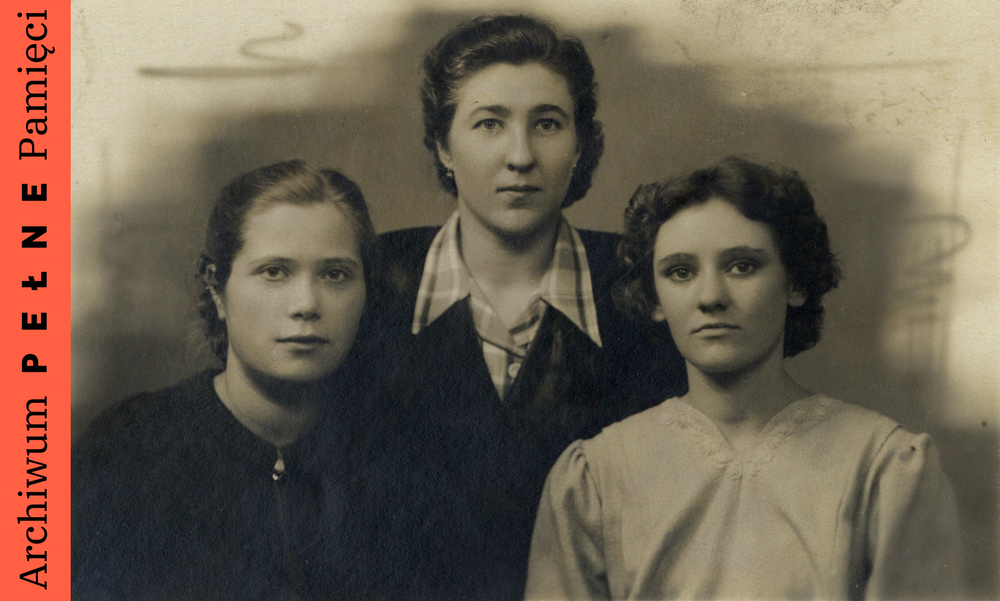 Fotografia Janiny Syski z koleżankami, sygn. IPN Ka 454/205, t.7