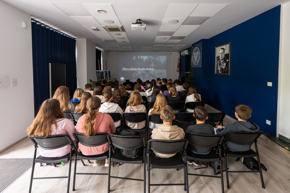 Warsztaty edukacyjne „Katyń. Fakty – opinie – kłamstwa”. Fot.: IPN Krzysztof Łojko