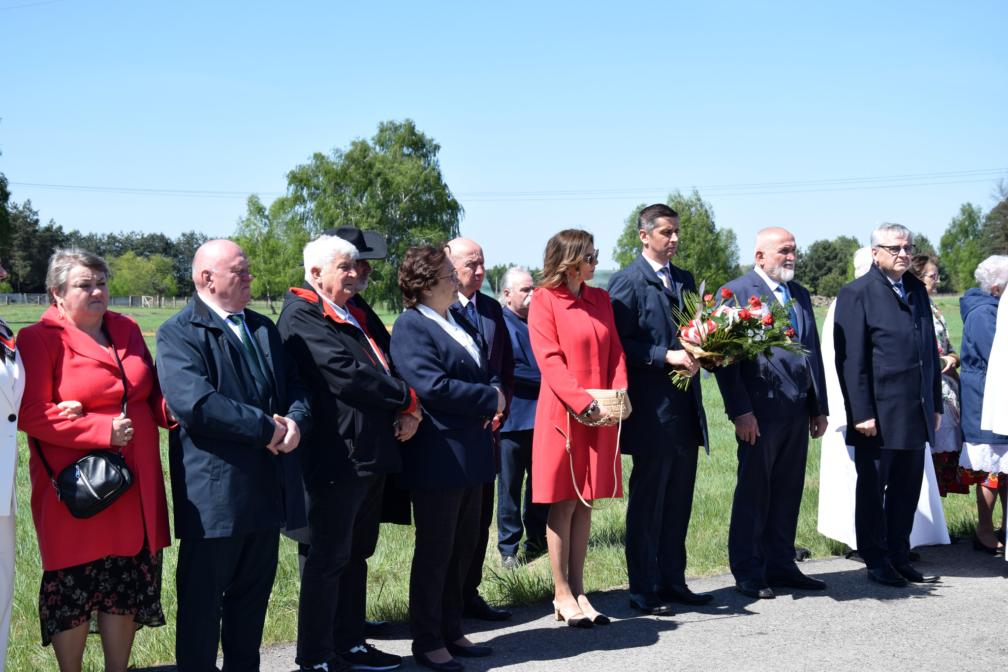 Uroczystość odsłonięcia i poświęcenia tablicy upamiętniającej wydarzenia 16 lutego 1972 r. w Brudzowicach. Fot.: IPN Dominik Grabis