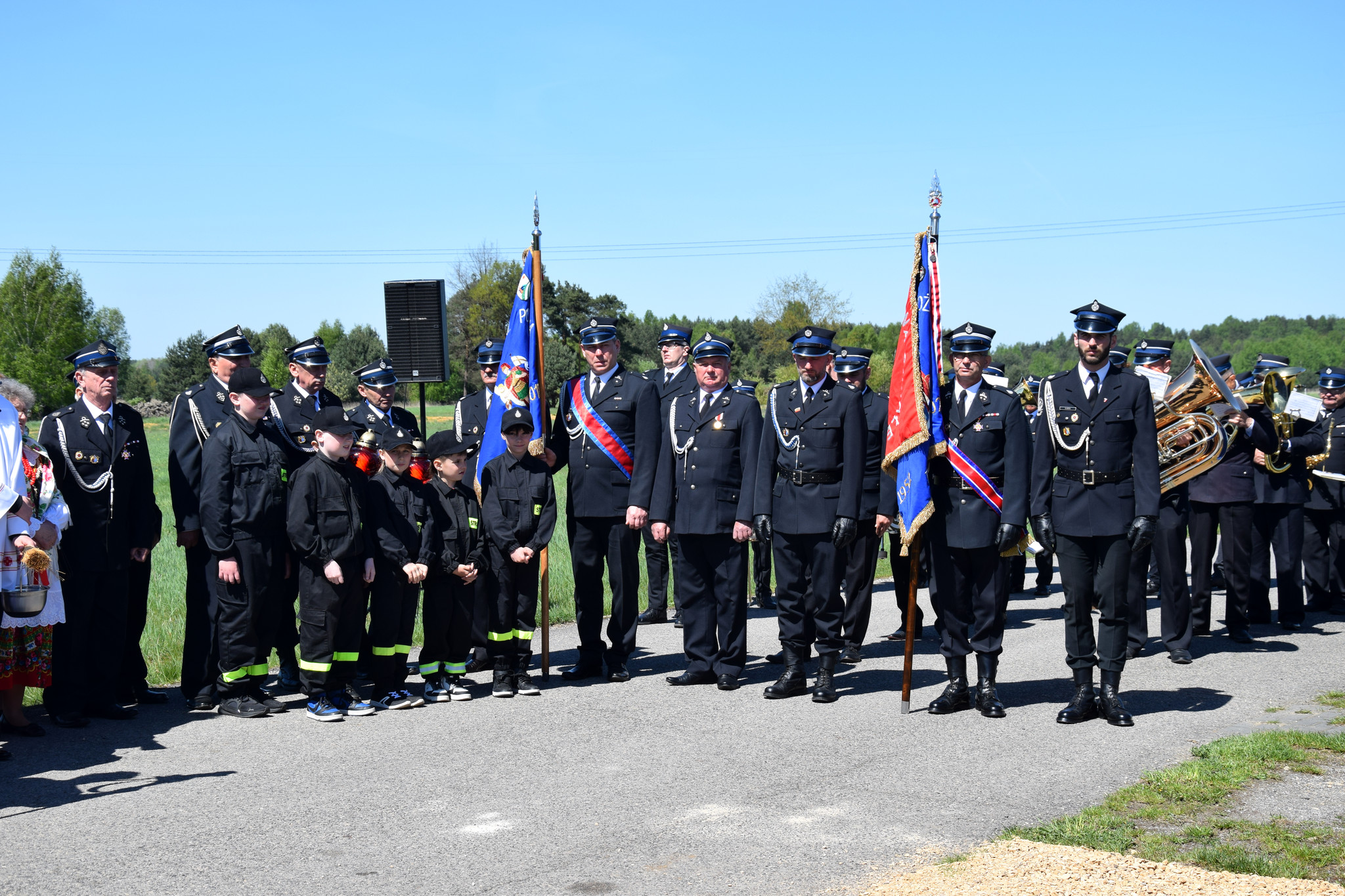 Uroczystość odsłonięcia i poświęcenia tablicy upamiętniającej wydarzenia 16 lutego 1972 r. w Brudzowicach. Fot.: IPN Dominik Grabis