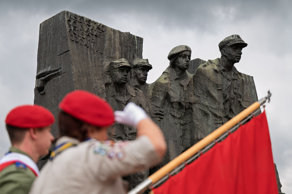 Upamiętnienie 80. rocznicy zakończenia II wojny światowej pod Pomnikiem Harcerzy Września w Katowicach. Fot.: IPN Krzysztof Łojko