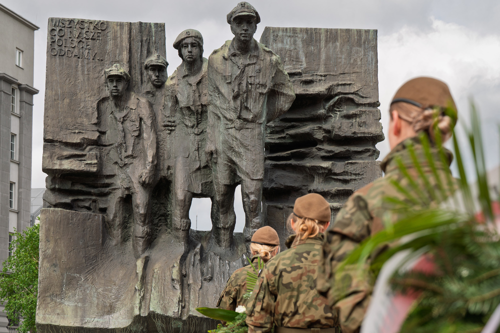 Upamiętnienie 80. rocznicy zakończenia II wojny światowej pod Pomnikiem Harcerzy Września w Katowicach. Fot.: IPN Krzysztof Łojko