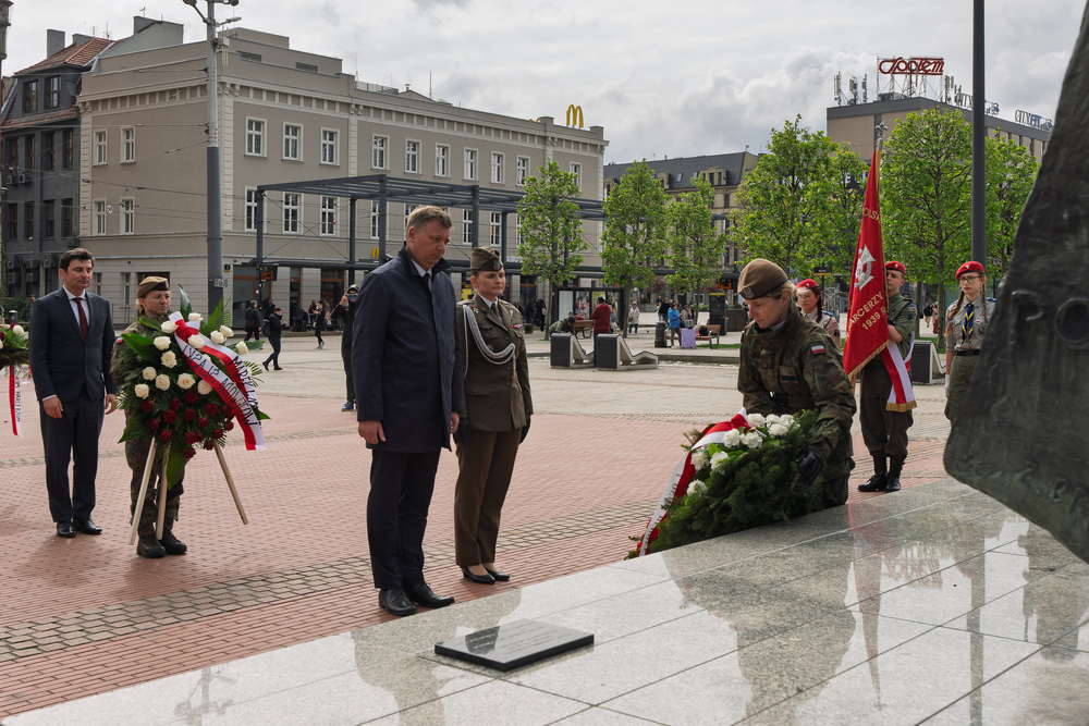 Upamiętnienie 80. rocznicy zakończenia II wojny światowej pod Pomnikiem Harcerzy Września w Katowicach. Fot.: IPN Krzysztof Łojko