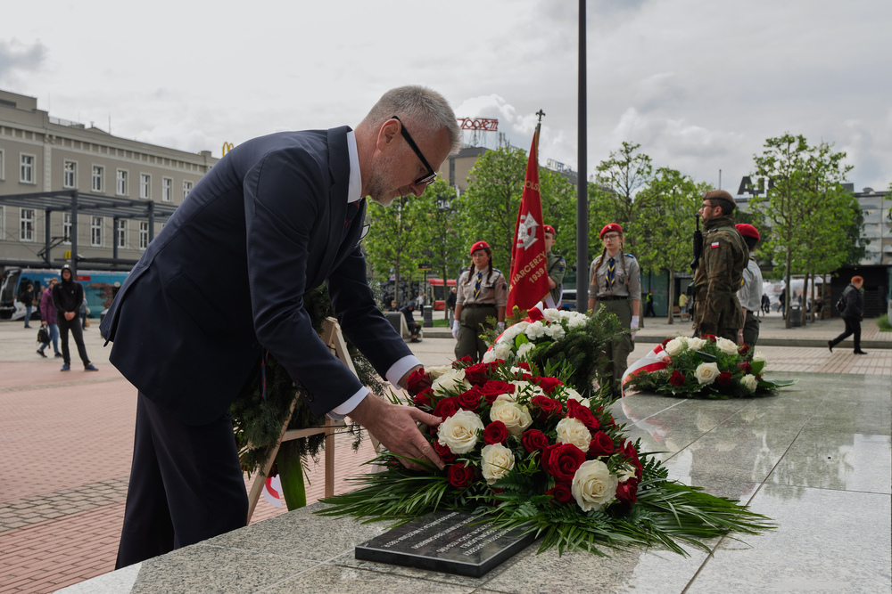 Upamiętnienie 80. rocznicy zakończenia II wojny światowej pod Pomnikiem Harcerzy Września w Katowicach. Fot.: IPN Krzysztof Łojko