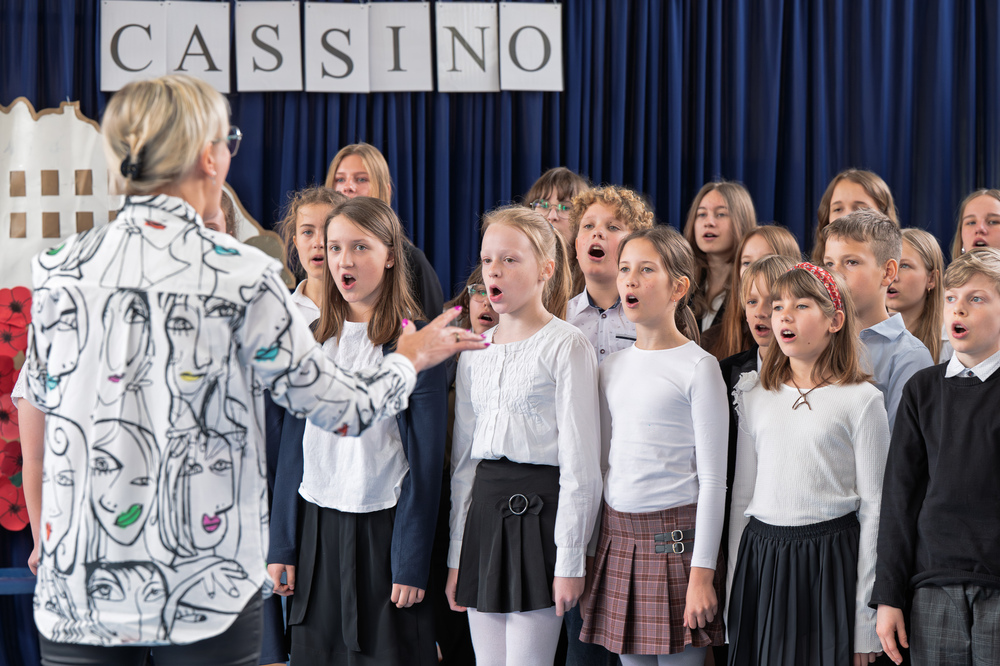 Uroczystość przekazania wystawy wojennych autorstwa Tadeusza Szumańskiego. Fot.: IPN Krzysztof Łojko