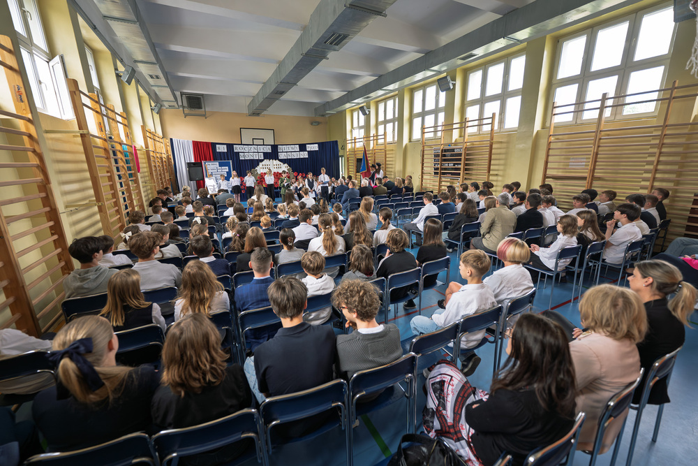 Uroczystość przekazania wystawy wojennych autorstwa Tadeusza Szumańskiego. Fot.: IPN Krzysztof Łojko