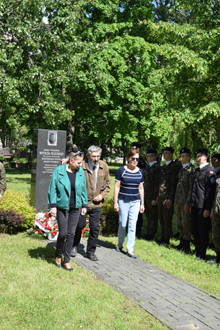 Znicze pamięci w 77. rocznicę śmierci rtm. Witolda Pileckiego w Katowicach.