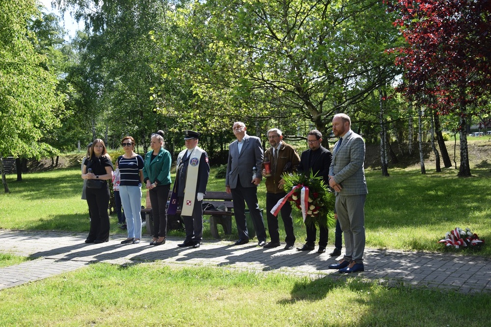 Znicze pamięci w 77. rocznicę śmierci rtm. Witolda Pileckiego w Katowicach.