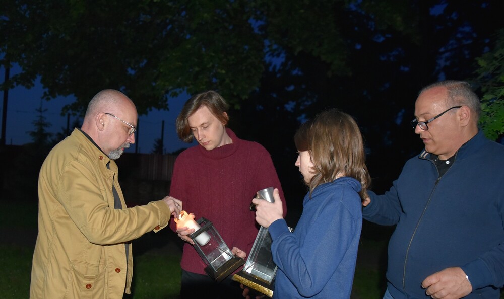 Znicze pamięci w 77. rocznicę śmierci rtm. Witolda Pileckiego w Chorzowie.