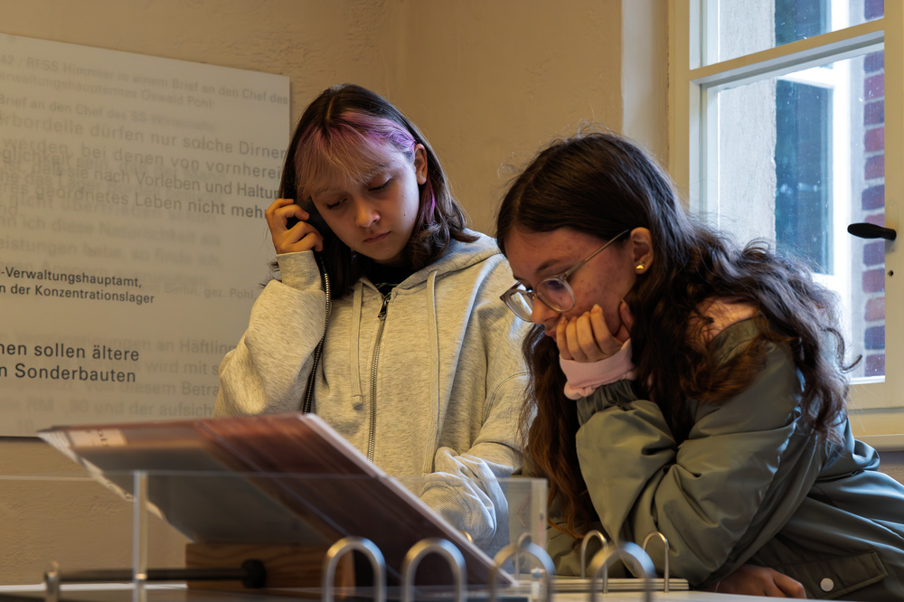 Wyjazd finalistów konkursu „W kręgu pamięci i prozy lagrowej więźniarek KL Ravensbrück” do Miejsca Pamięci i Przestrogi Ravensbrück, 23 – 26 maja 2025. Fot.: IPN Krzysztof Łojko