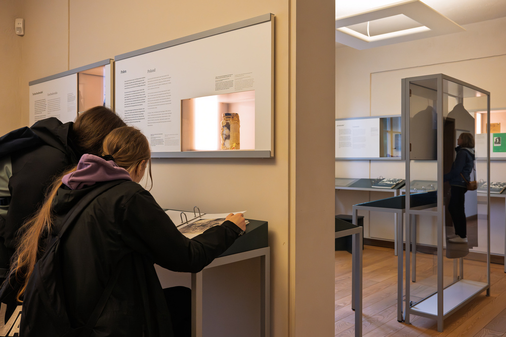 Wyjazd finalistów konkursu „W kręgu pamięci i prozy lagrowej więźniarek KL Ravensbrück” do Miejsca Pamięci i Przestrogi Ravensbrück, 23 – 26 maja 2025. Fot.: IPN Krzysztof Łojko