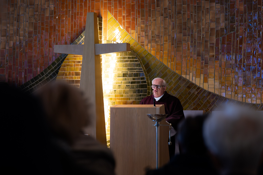 Uroczystość pogrzebowa Władysława Januszewskiego, Edmunda Kasprzyka oraz Henryka Skałeckiego, żołnierzy podziemia niepodległościowego w Katowicach. Fot.: IPN Krzysztof Łojko