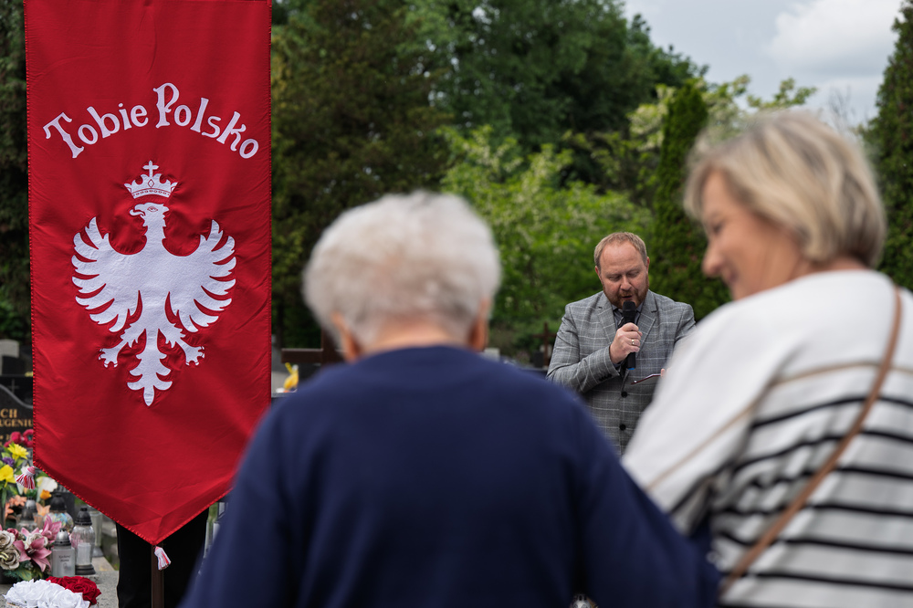 Uroczystość oznaczenia grobu Alojzego Uszoka znakiem pamięci „Tobie Polsko” w Katowicach. Fot.: IPN Krzysztof Łojko
