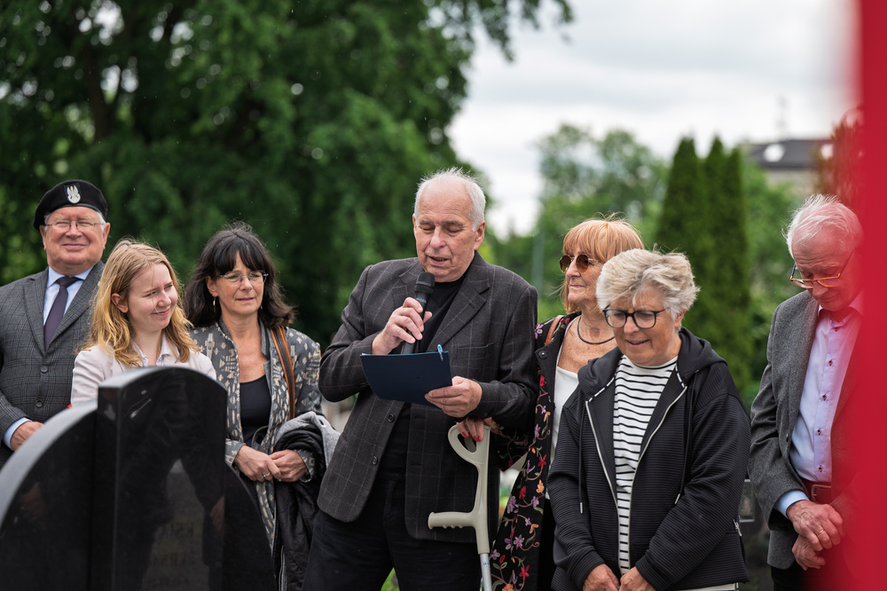 Uroczystość oznaczenia grobu Alojzego Uszoka znakiem pamięci „Tobie Polsko” w Katowicach. Fot.: IPN Krzysztof Łojko