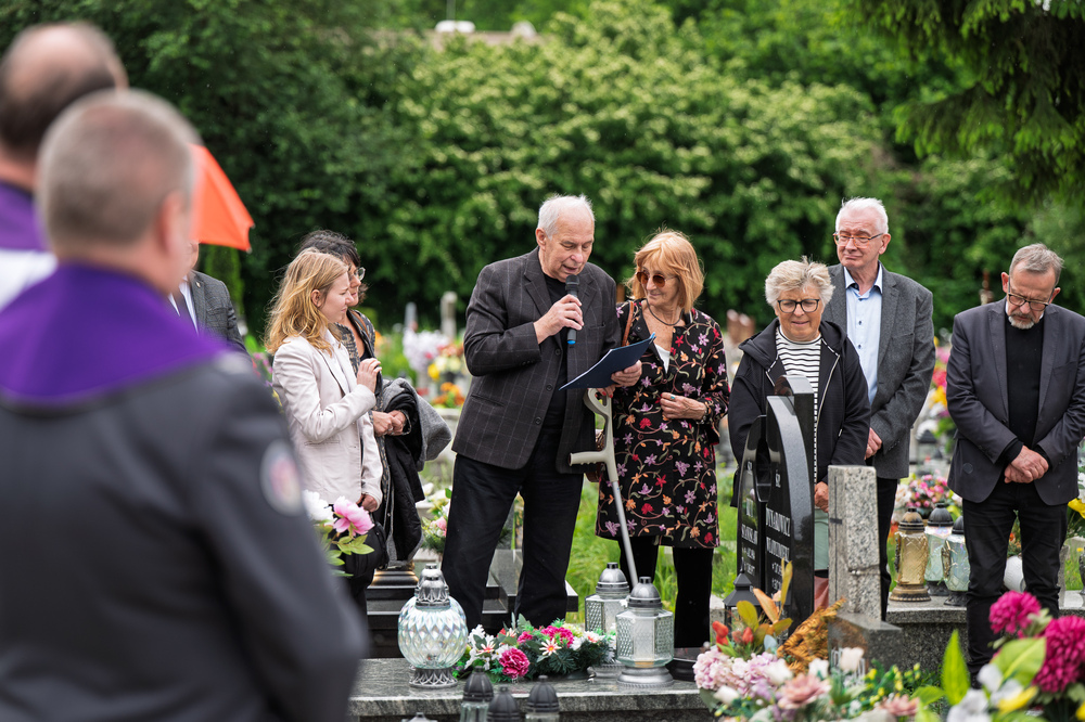 Uroczystość oznaczenia grobu Alojzego Uszoka znakiem pamięci „Tobie Polsko” w Katowicach. Fot.: IPN Krzysztof Łojko