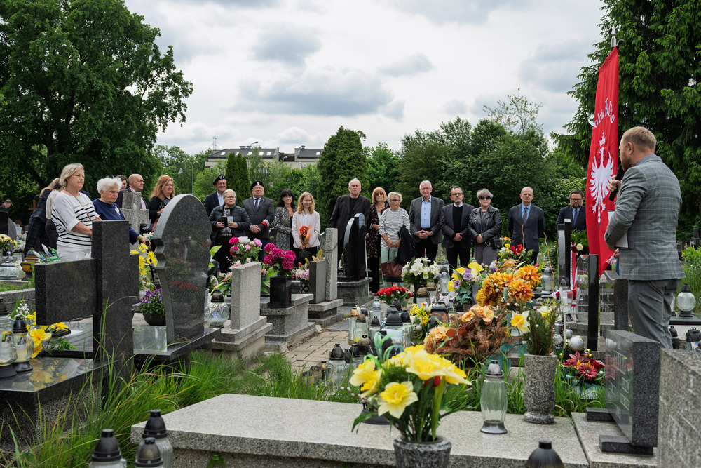 Uroczystość oznaczenia grobu Alojzego Uszoka znakiem pamięci „Tobie Polsko” w Katowicach. Fot.: IPN Krzysztof Łojko