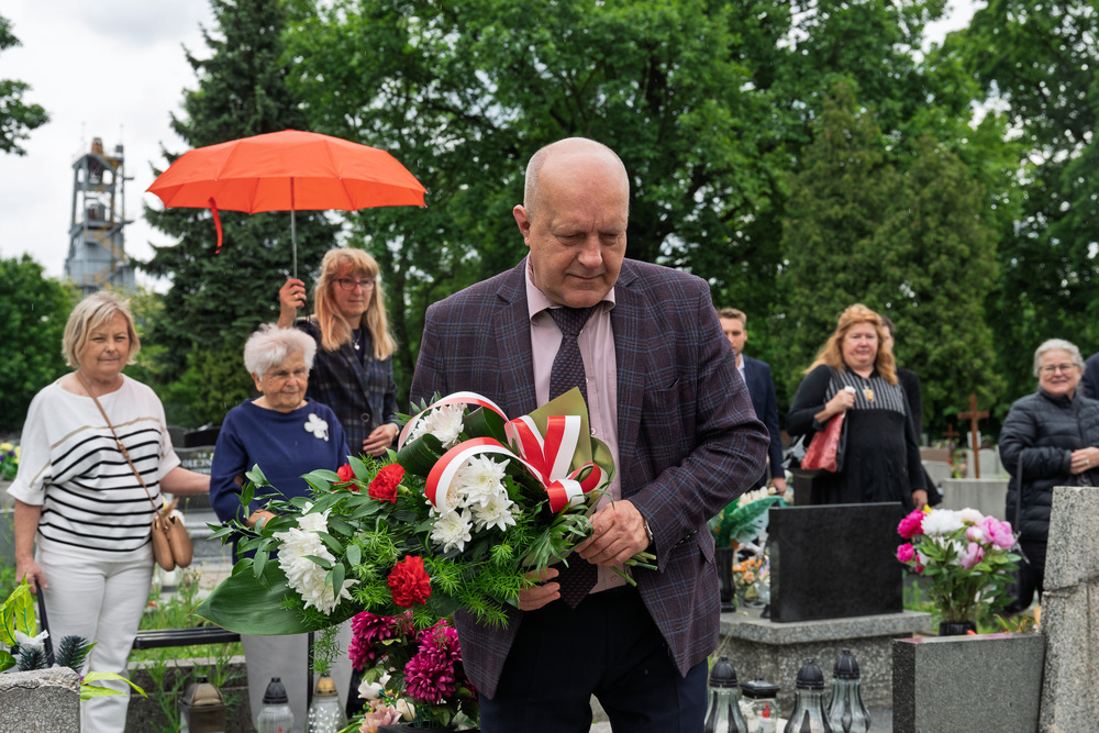 Uroczystość oznaczenia grobu Alojzego Uszoka znakiem pamięci „Tobie Polsko” w Katowicach. Fot.: IPN Krzysztof Łojko