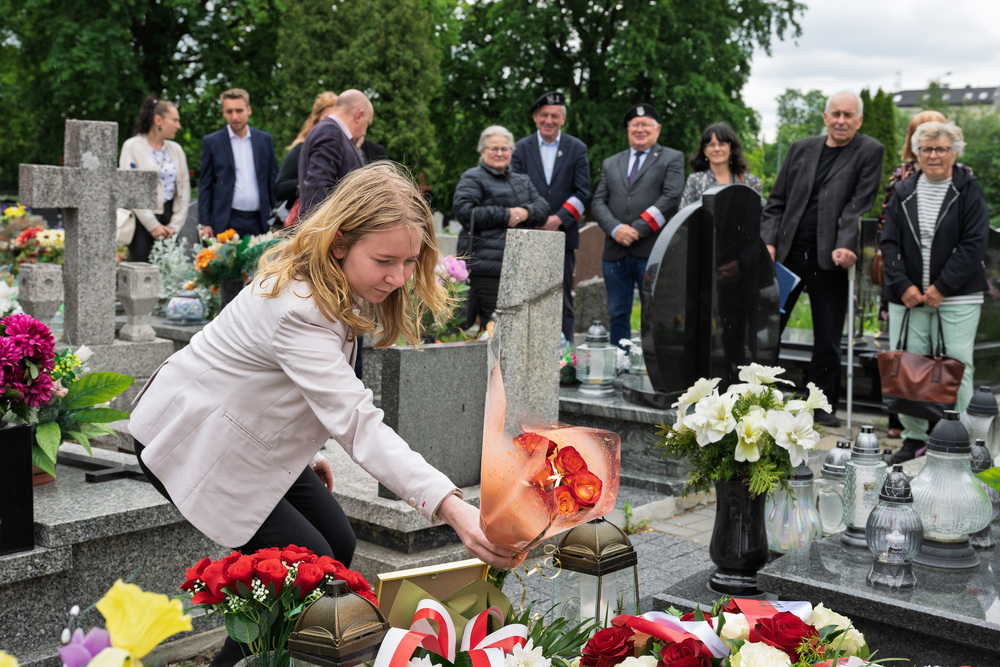 Uroczystość oznaczenia grobu Alojzego Uszoka znakiem pamięci „Tobie Polsko” w Katowicach. Fot.: IPN Krzysztof Łojko