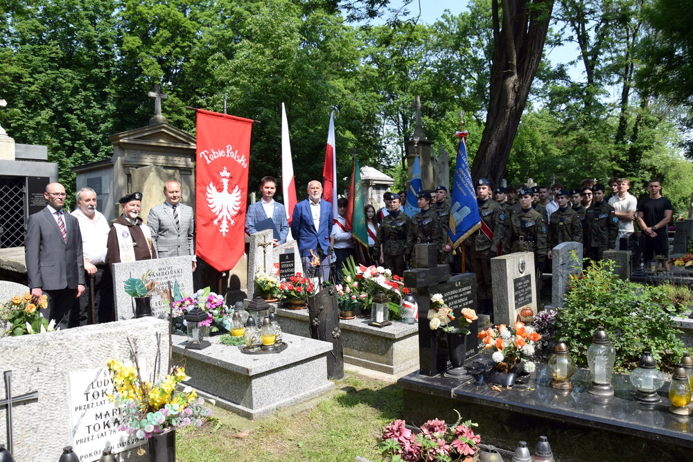 Uroczystość oznaczenia grobu powstańca śląskiego Stefana Iwańskiego znakiem pamięci „Tobie Polsko”. Fot.: IPN