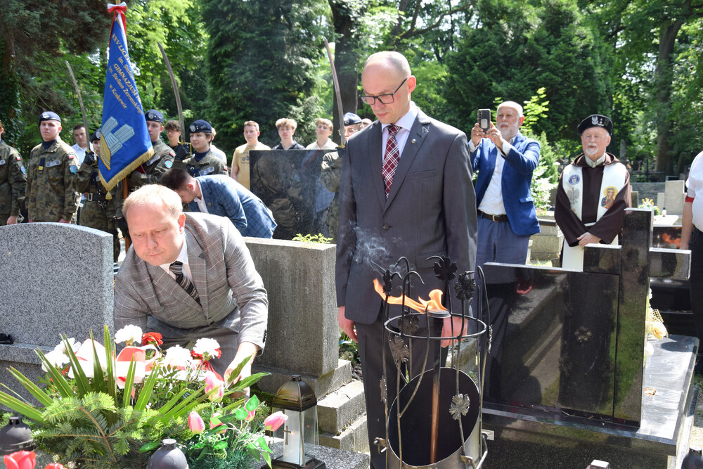 Uroczystość oznaczenia grobu powstańca śląskiego Stefana Iwańskiego znakiem pamięci „Tobie Polsko”. Fot.: IPN