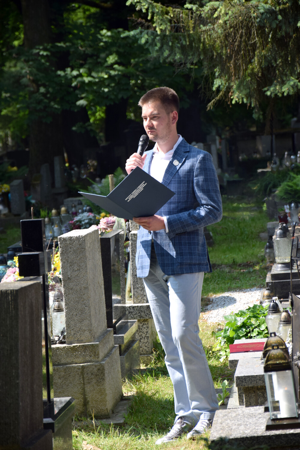 Uroczystość oznaczenia grobu powstańca śląskiego Stefana Iwańskiego znakiem pamięci „Tobie Polsko”. Fot.: IPN