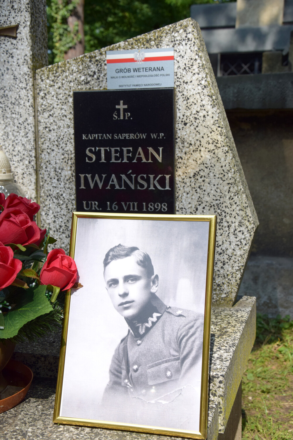 Uroczystość oznaczenia grobu powstańca śląskiego Stefana Iwańskiego znakiem pamięci „Tobie Polsko”. Fot.: IPN