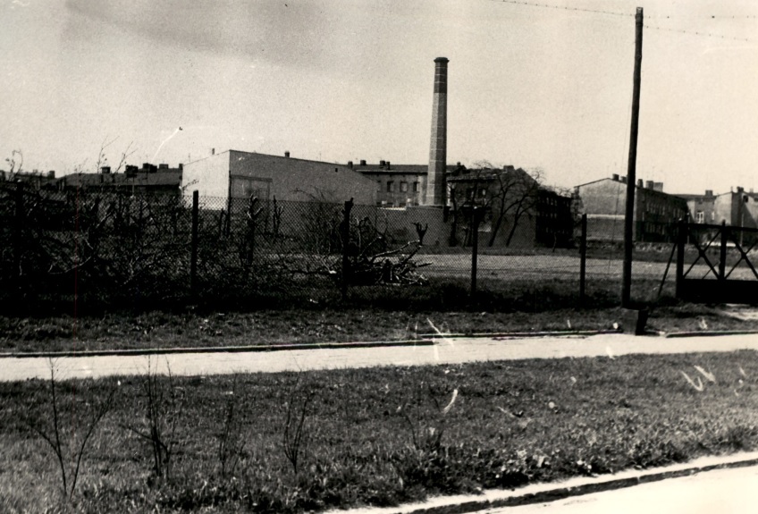 Miejsce przy ul. Armii Ludowej (obecnie Ogrodowa), przewidziane na lądowisko helikopterów (IPN Ka 010/49, t. 9)