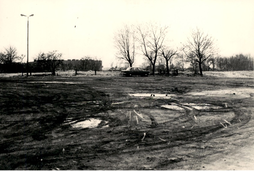 Miejsce za klasztorem jasnogórskim (wysypisko), przewidziane na lądowisko helikopterów (IPN Ka 010/49, t. 9)