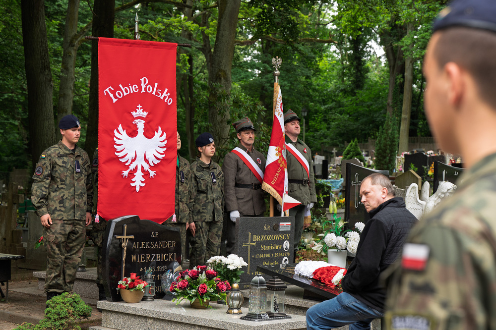 Uroczystość oznaczenia grobów weteranów trzeciego powstania śląskiego śp. Stanisława Brzozowskiego i śp. Franciszka Zandera znakiem pamięci „Tobie Polsko”. Fot.: IPN Krzysztof Łojko