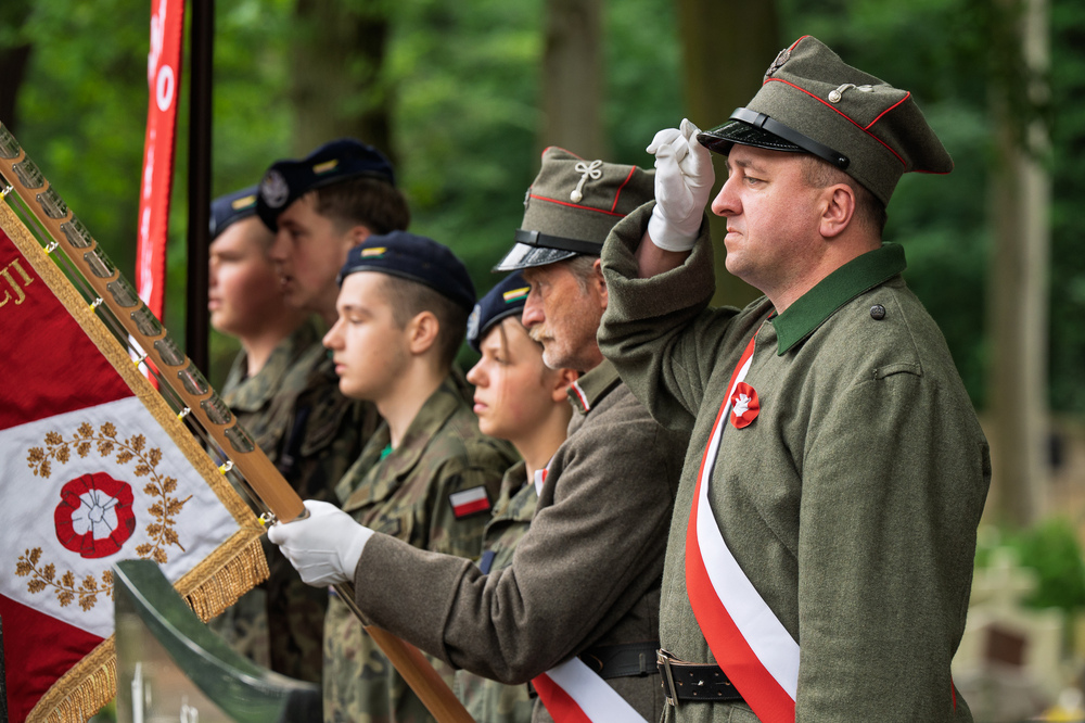 Uroczystość oznaczenia grobów weteranów trzeciego powstania śląskiego śp. Stanisława Brzozowskiego i śp. Franciszka Zandera znakiem pamięci „Tobie Polsko”. Fot.: IPN Krzysztof Łojko