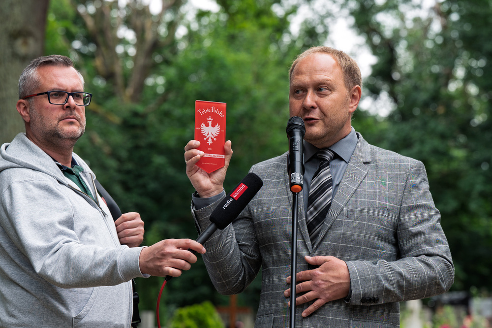 Uroczystość oznaczenia grobów weteranów trzeciego powstania śląskiego śp. Stanisława Brzozowskiego i śp. Franciszka Zandera znakiem pamięci „Tobie Polsko”. Fot.: IPN Krzysztof Łojko