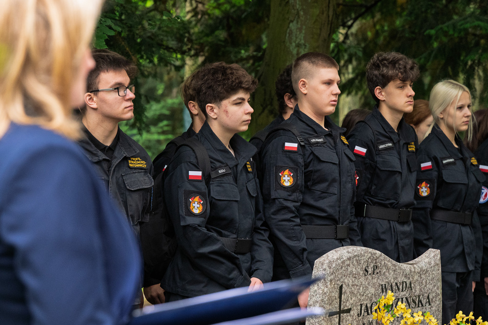Uroczystość oznaczenia grobu weterana powstań śląskich śp. Franciszka Knappa znakiem pamięci „Tobie Polsko” oraz plakietą „Grób Weterana Walk o Wolność i Niepodległość Polski”. Fot.: IPN Krzysztof Łojko