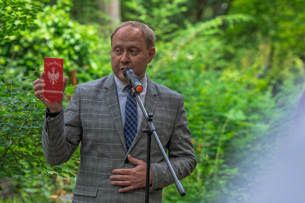 Uroczystość oznaczenia grobu weterana powstań śląskich śp. Franciszka Knappa znakiem pamięci „Tobie Polsko” oraz plakietą „Grób Weterana Walk o Wolność i Niepodległość Polski”. Fot.: IPN Krzysztof Łojko