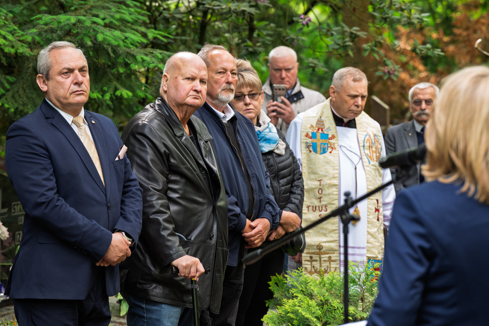 Uroczystość oznaczenia grobu weterana powstań śląskich śp. Franciszka Knappa znakiem pamięci „Tobie Polsko” oraz plakietą „Grób Weterana Walk o Wolność i Niepodległość Polski”. Fot.: IPN Krzysztof Łojko