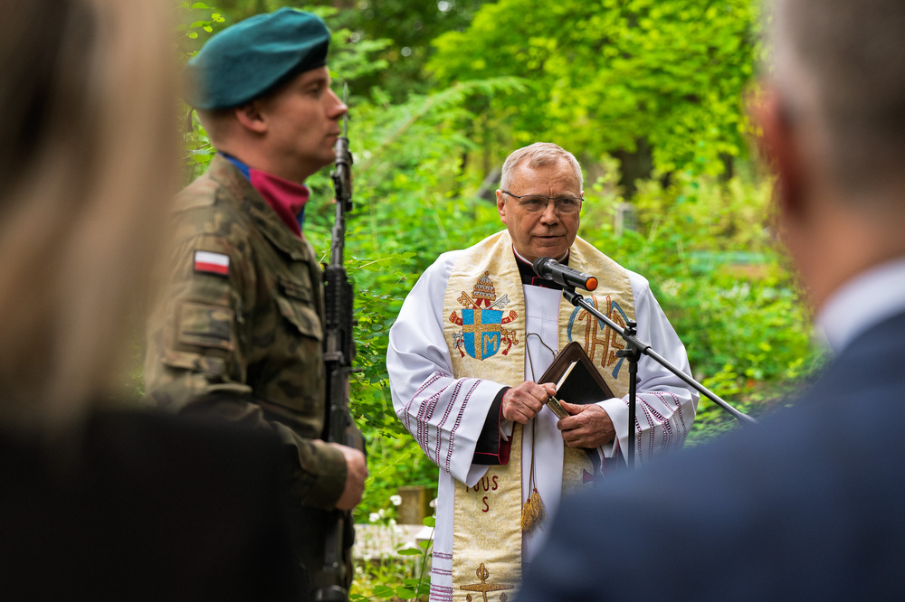 Uroczystość oznaczenia grobu weterana powstań śląskich śp. Franciszka Knappa znakiem pamięci „Tobie Polsko” oraz plakietą „Grób Weterana Walk o Wolność i Niepodległość Polski”. Fot.: IPN Krzysztof Łojko