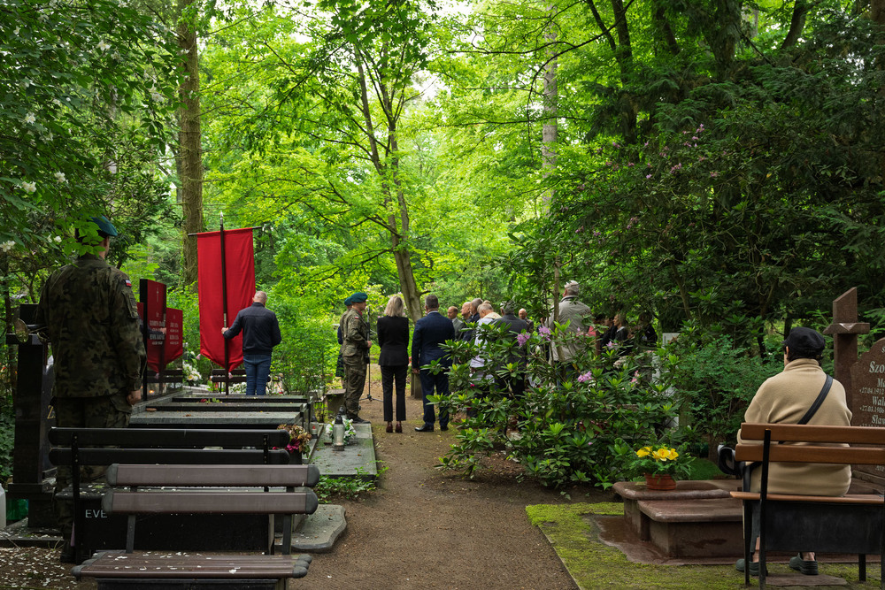 Uroczystość oznaczenia grobu weterana powstań śląskich śp. Franciszka Knappa znakiem pamięci „Tobie Polsko” oraz plakietą „Grób Weterana Walk o Wolność i Niepodległość Polski”. Fot.: IPN Krzysztof Łojko