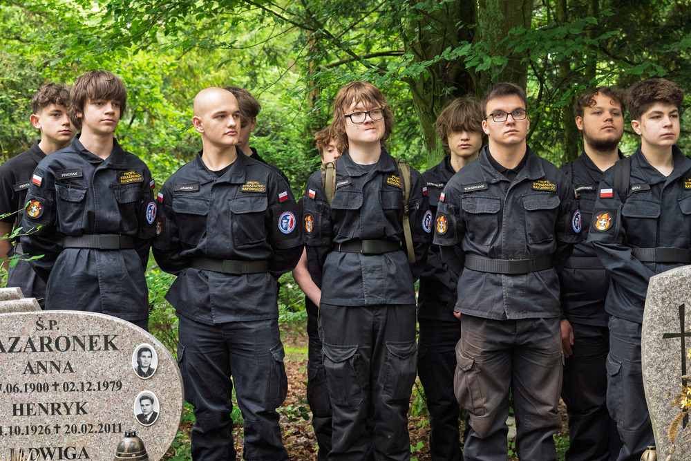 Uroczystość oznaczenia grobu weterana powstań śląskich śp. Franciszka Knappa znakiem pamięci „Tobie Polsko” oraz plakietą „Grób Weterana Walk o Wolność i Niepodległość Polski”. Fot.: IPN Krzysztof Łojko