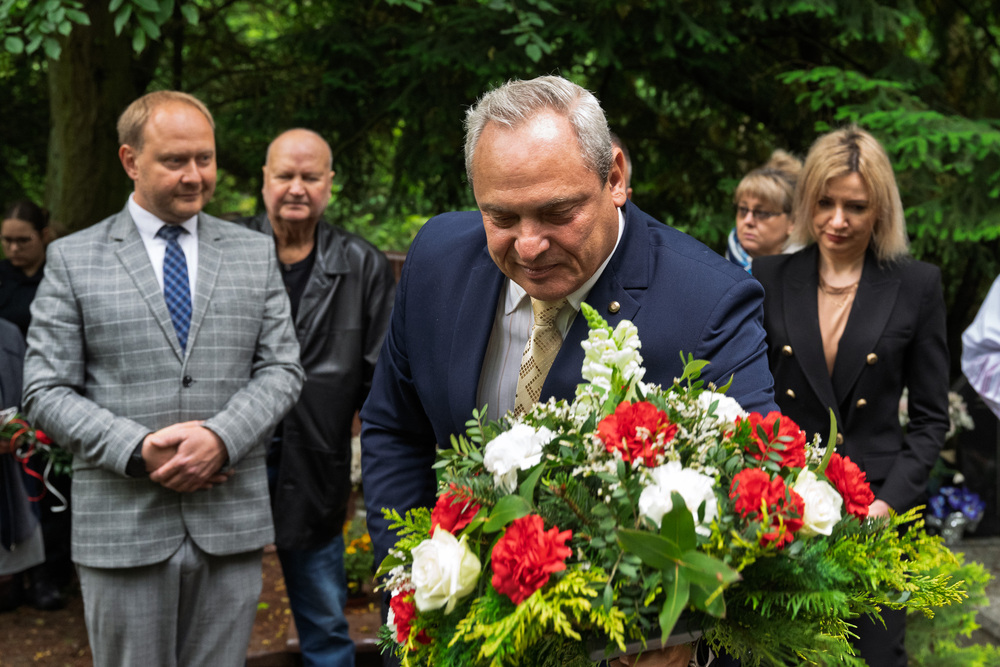 Uroczystość oznaczenia grobu weterana powstań śląskich śp. Franciszka Knappa znakiem pamięci „Tobie Polsko” oraz plakietą „Grób Weterana Walk o Wolność i Niepodległość Polski”. Fot.: IPN Krzysztof Łojko