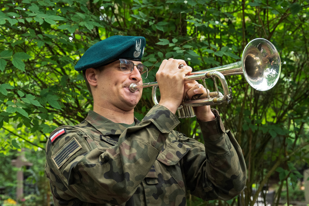 Uroczystość oznaczenia grobu weterana powstań śląskich śp. Franciszka Knappa znakiem pamięci „Tobie Polsko” oraz plakietą „Grób Weterana Walk o Wolność i Niepodległość Polski”. Fot.: IPN Krzysztof Łojko