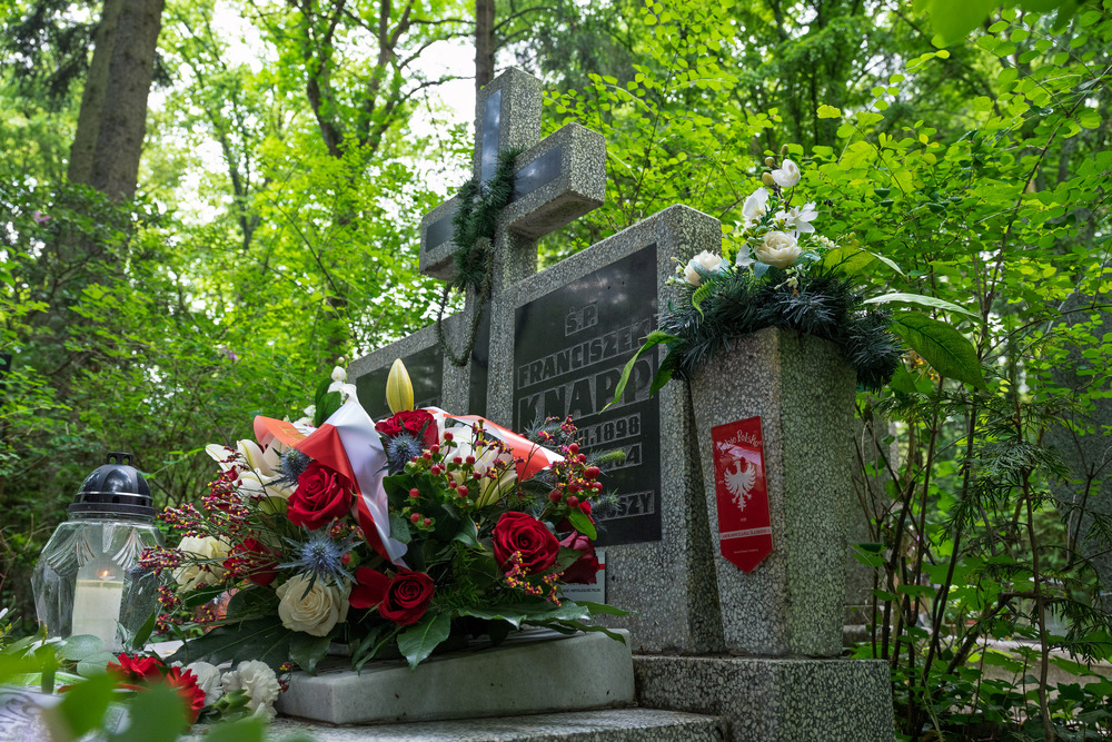 Uroczystość oznaczenia grobu weterana powstań śląskich śp. Franciszka Knappa znakiem pamięci „Tobie Polsko” oraz plakietą „Grób Weterana Walk o Wolność i Niepodległość Polski”. Fot.: IPN Krzysztof Łojko