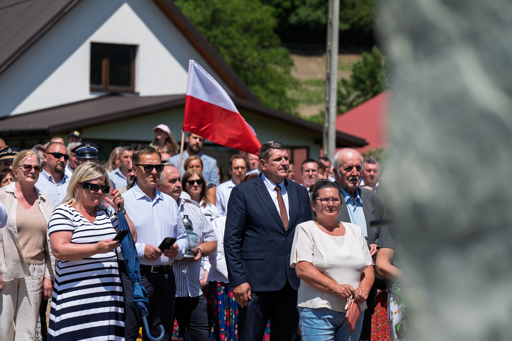 Uroczystości odsłonięcia upamiętnienia poświęconego pacyfikacji mieszkańców przysiółka Czanieckich 7 kwietnia 1945 r. – Rycerka Górna, 15 czerwca 2025. Fot.: IPN Krzysztof Łojko