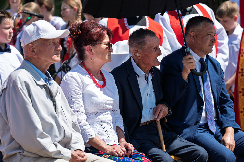 Uroczystości odsłonięcia upamiętnienia poświęconego pacyfikacji mieszkańców przysiółka Czanieckich 7 kwietnia 1945 r. – Rycerka Górna, 15 czerwca 2025. Fot.: IPN Krzysztof Łojko